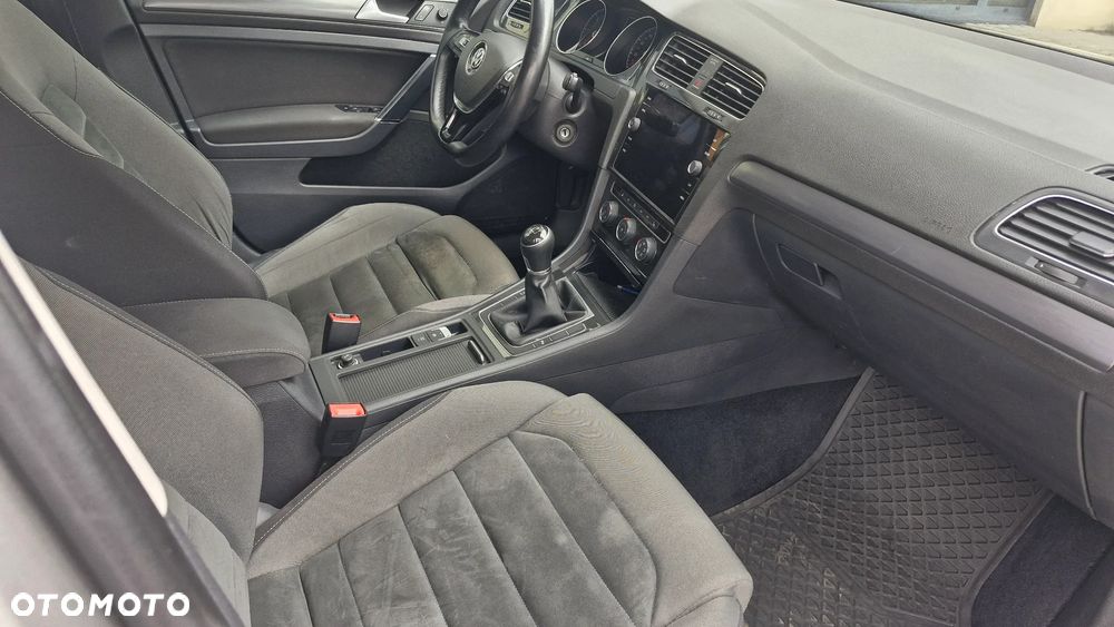 Volkswagen Golf 1.6 TDI BMT Comfortline - 16