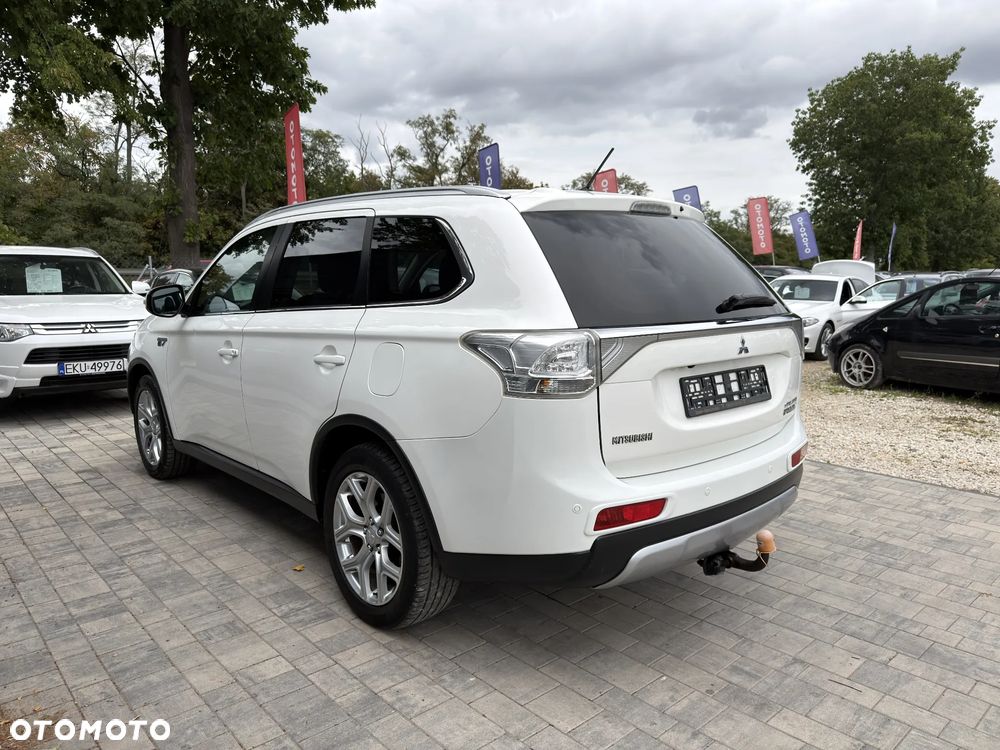 Mitsubishi Outlander Instyle NAVI + - 4