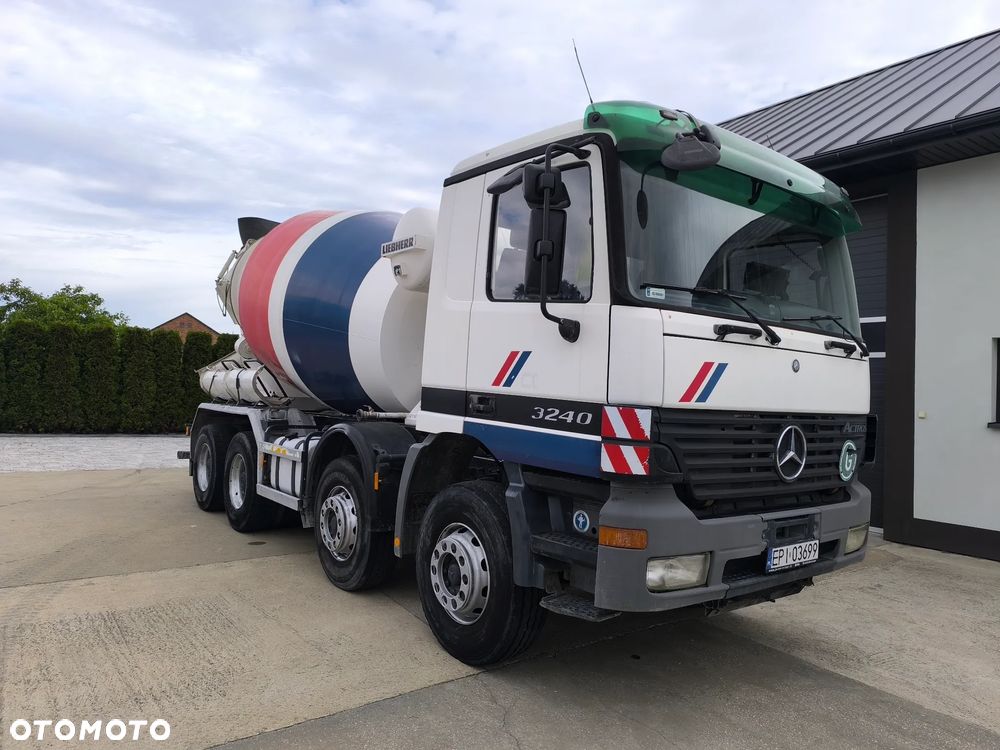 Mercedes-Benz Actros - 3