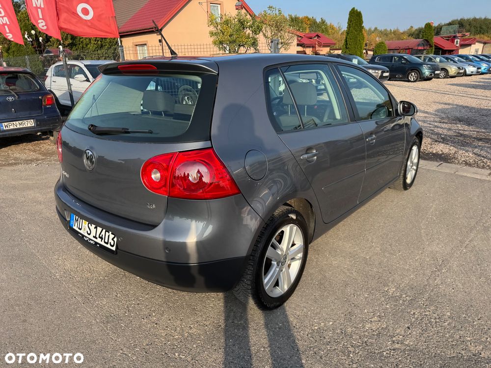 Volkswagen Golf - 28
