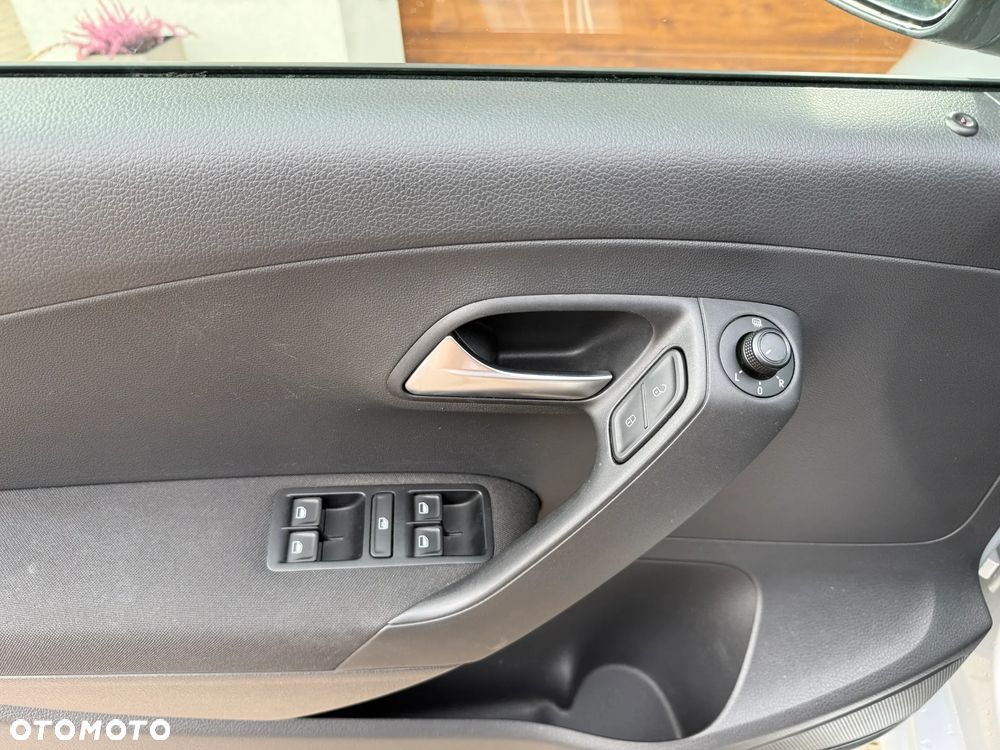 Volkswagen Polo - 14