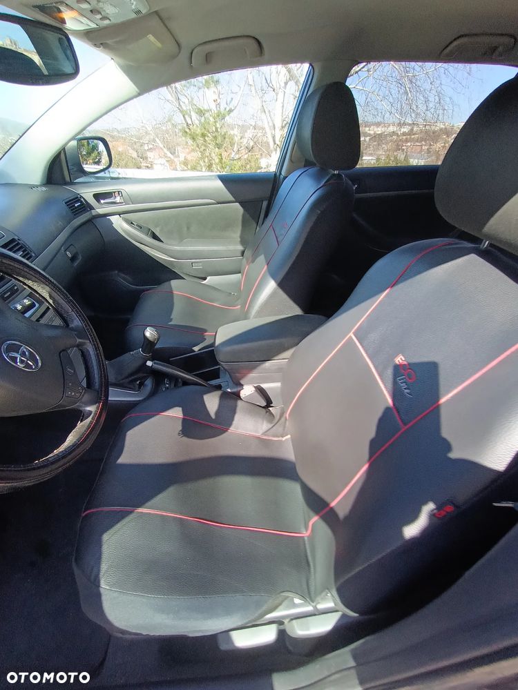 Toyota Avensis 1.8 VVT-i - 8