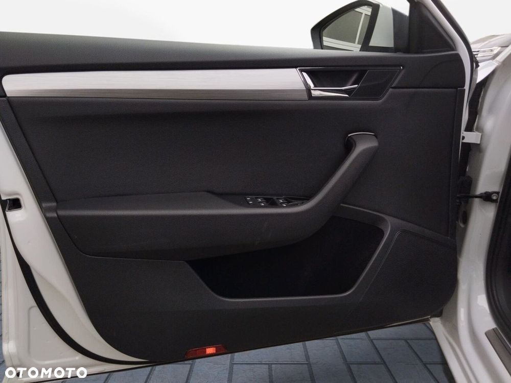 Skoda Superb 2.0 TDI Ambition DSG7 - 27
