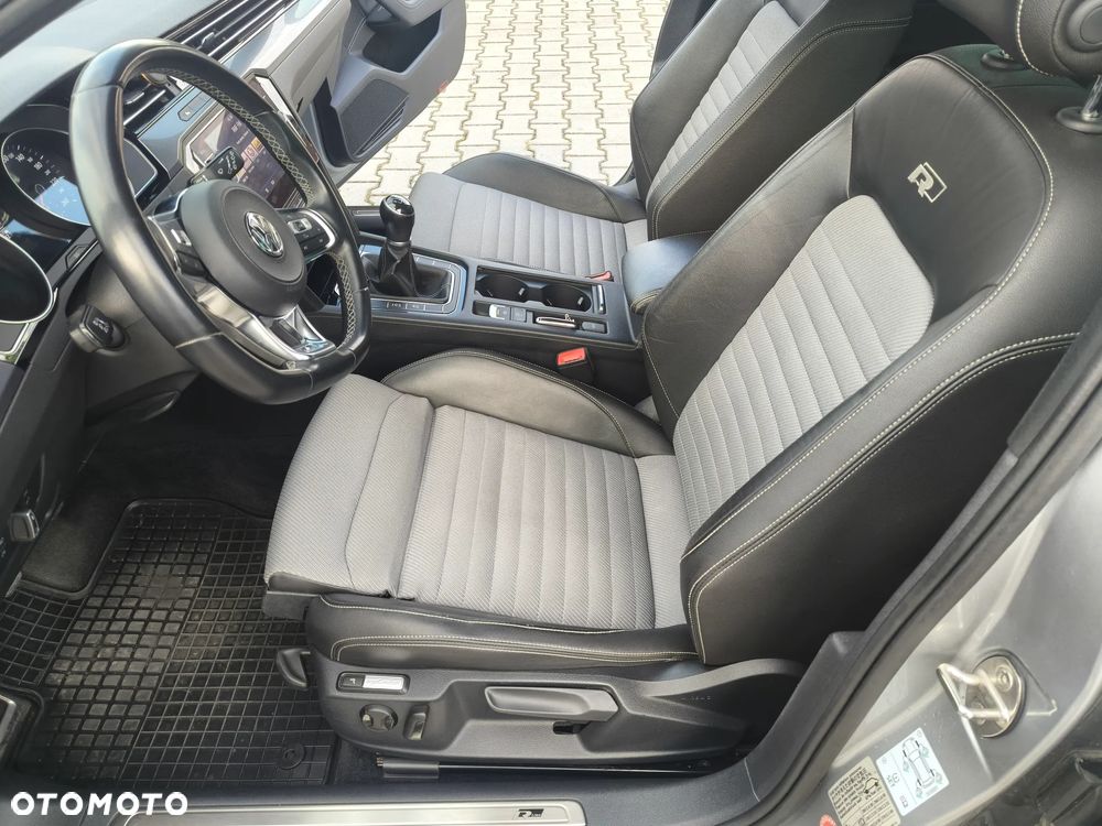Volkswagen Passat - 26