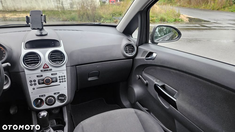 Opel Corsa 1.2 16V Essentia - 24