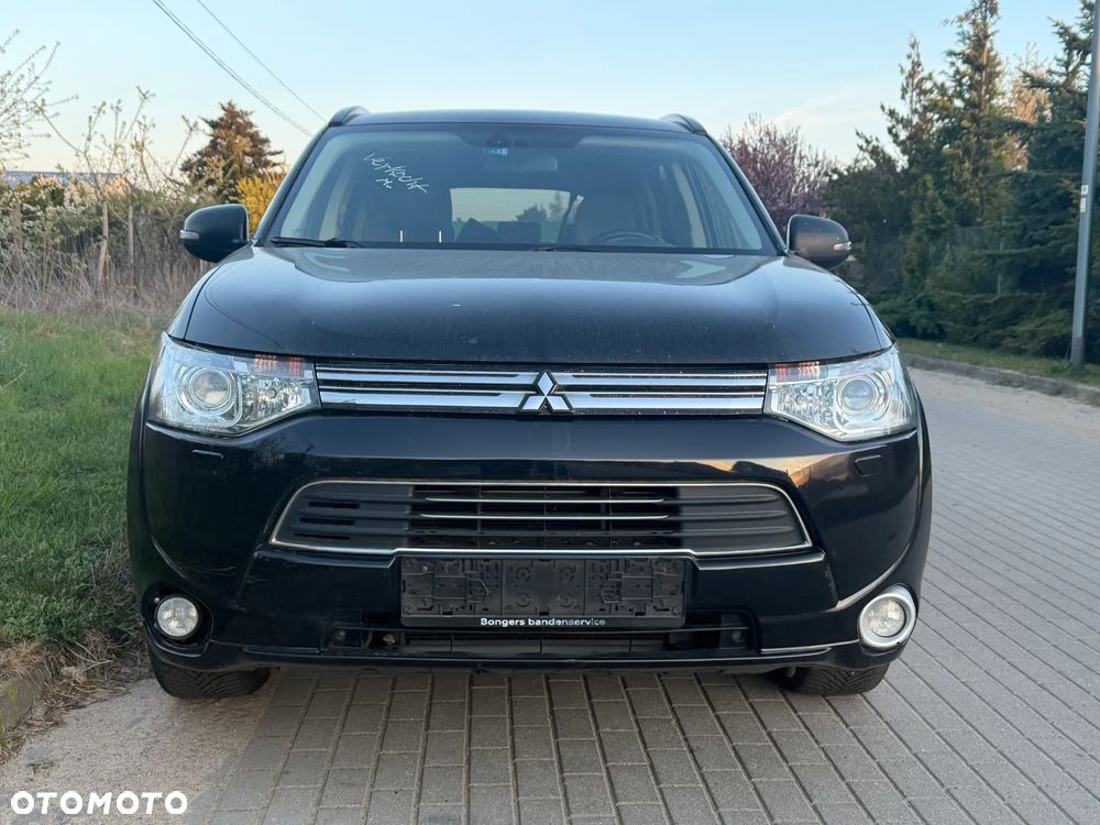 Mitsubishi Outlander Intense + - 11