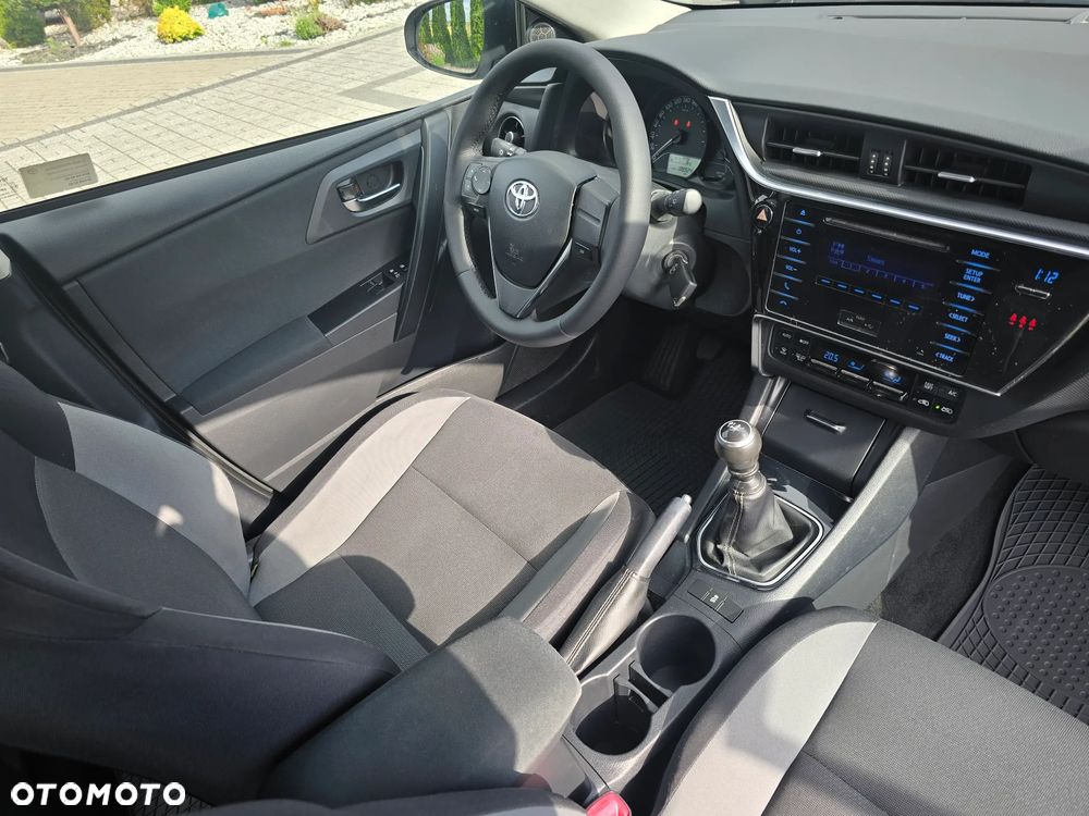 Toyota Auris 1.4 D-4D Active - 11