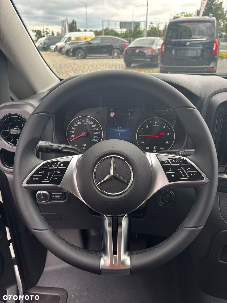Mercedes-Benz Vito - 22