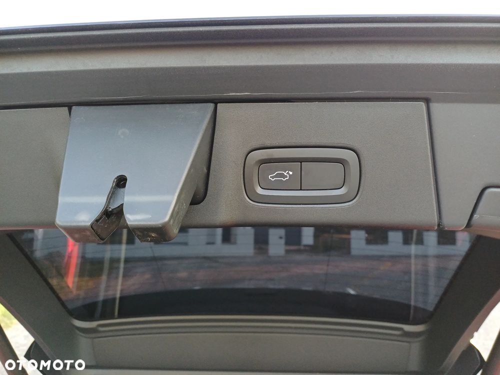 Volvo V90 D5 AWD Geartronic Momentum - 23