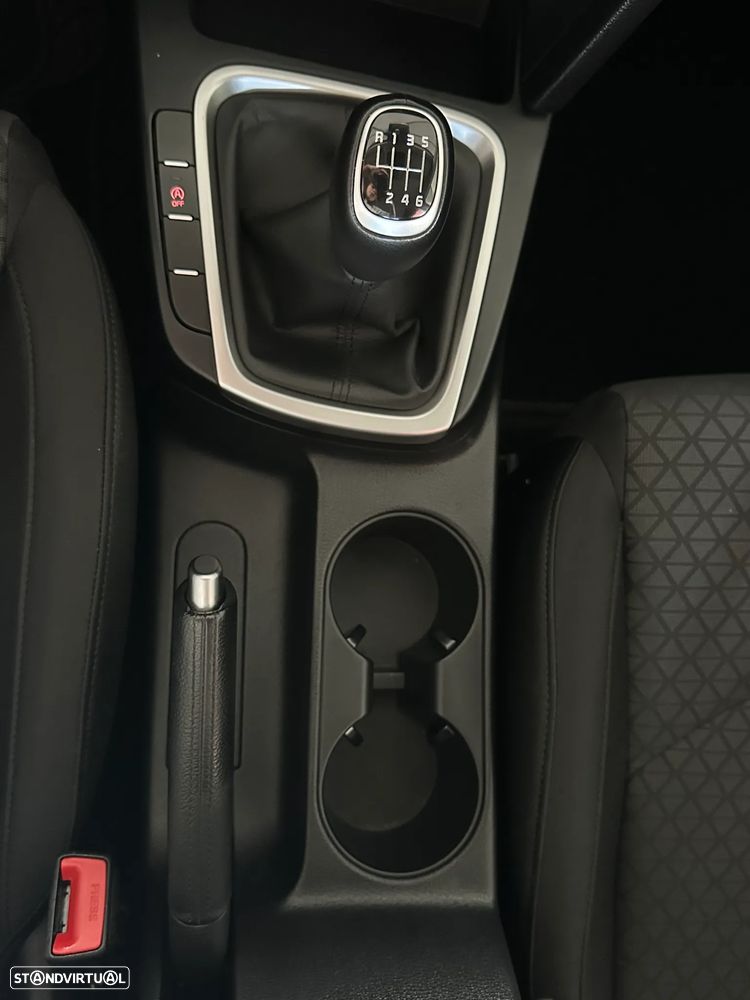 Kia Ceed - 9