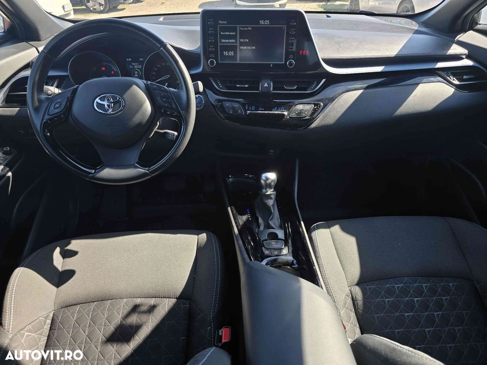 Toyota C-HR - 11