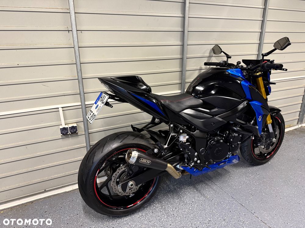 Suzuki GSX - 3