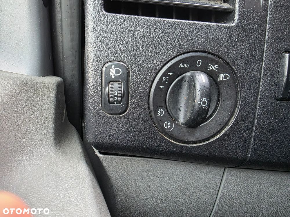 Mercedes-Benz Sprinter - 23