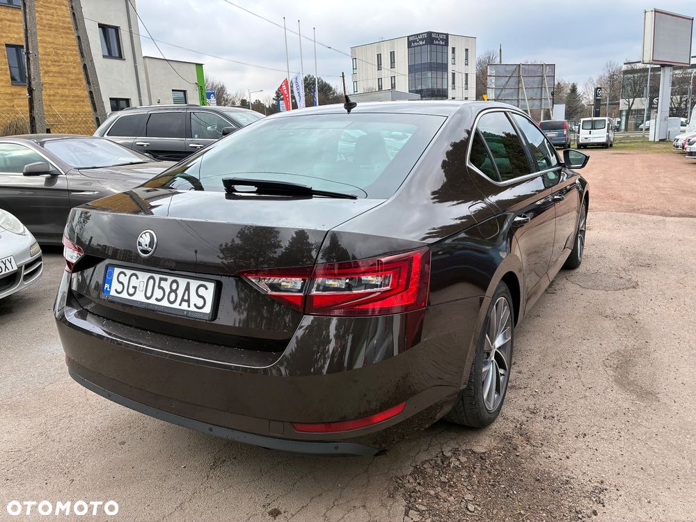 Skoda Superb 1.8 TSI L&K DSG - 5