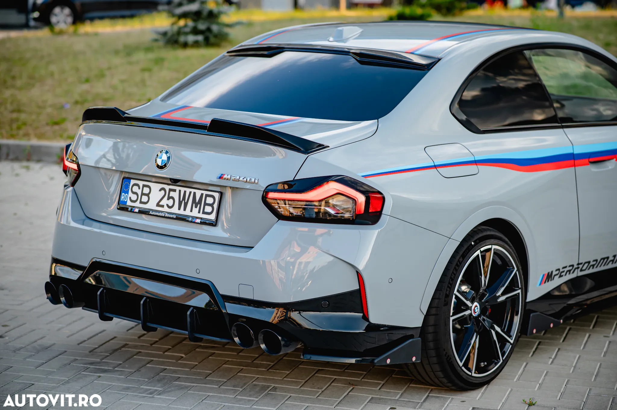 BMW M2 M240i xDrive AT - 8