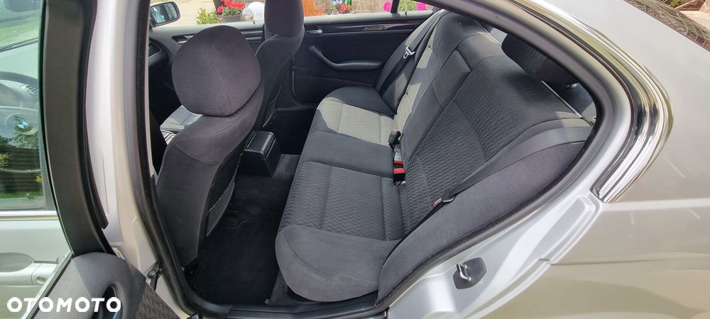 BMW Seria 3 320i - 11