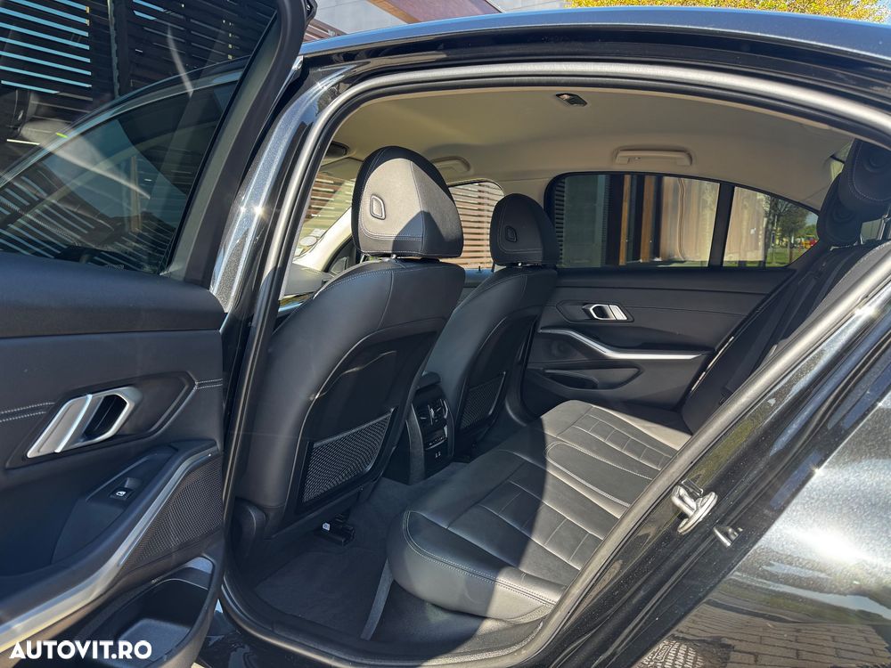 BMW Seria 3 330e Aut. Luxury Line - 21