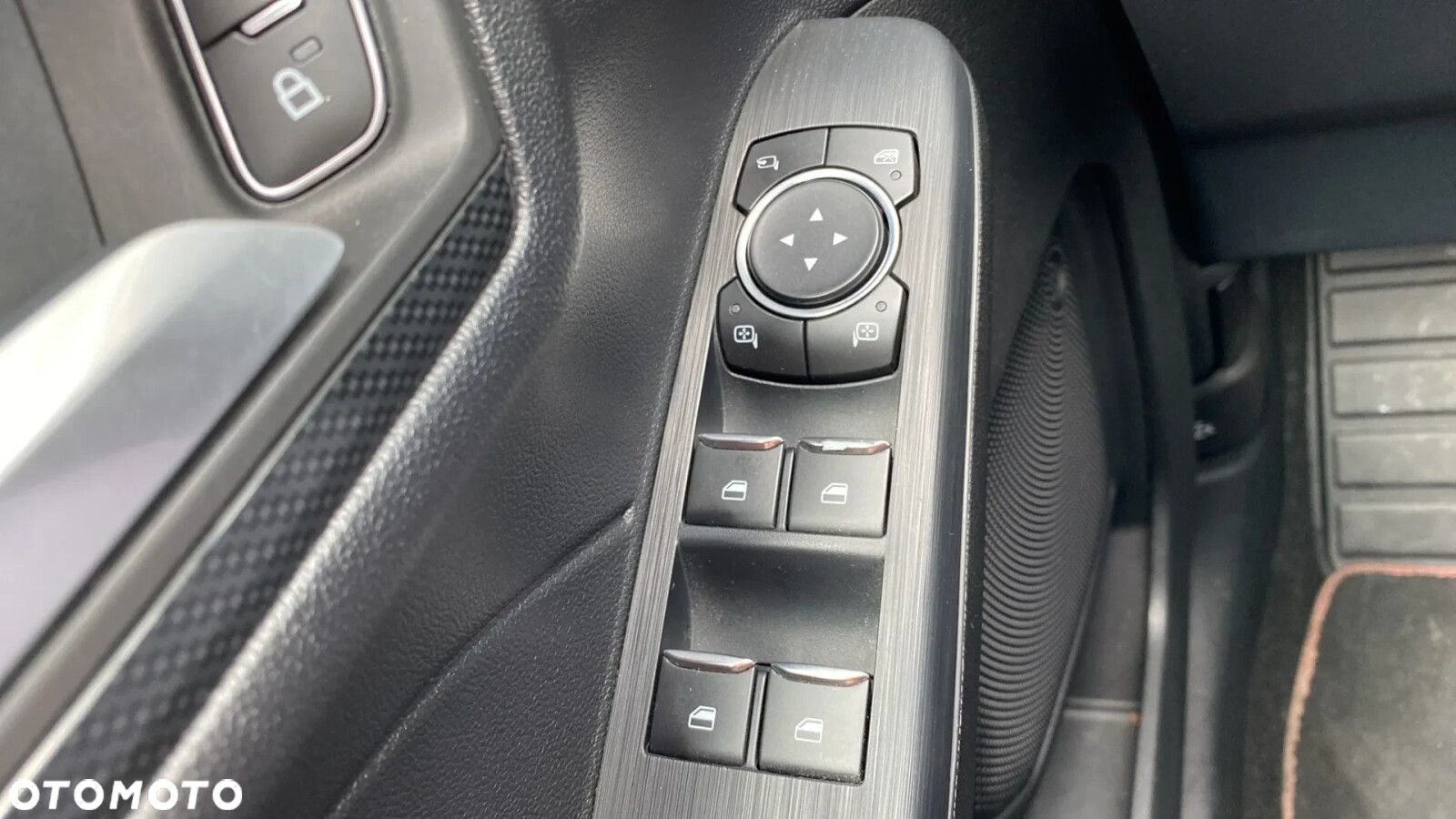 Ford Kuga - 23