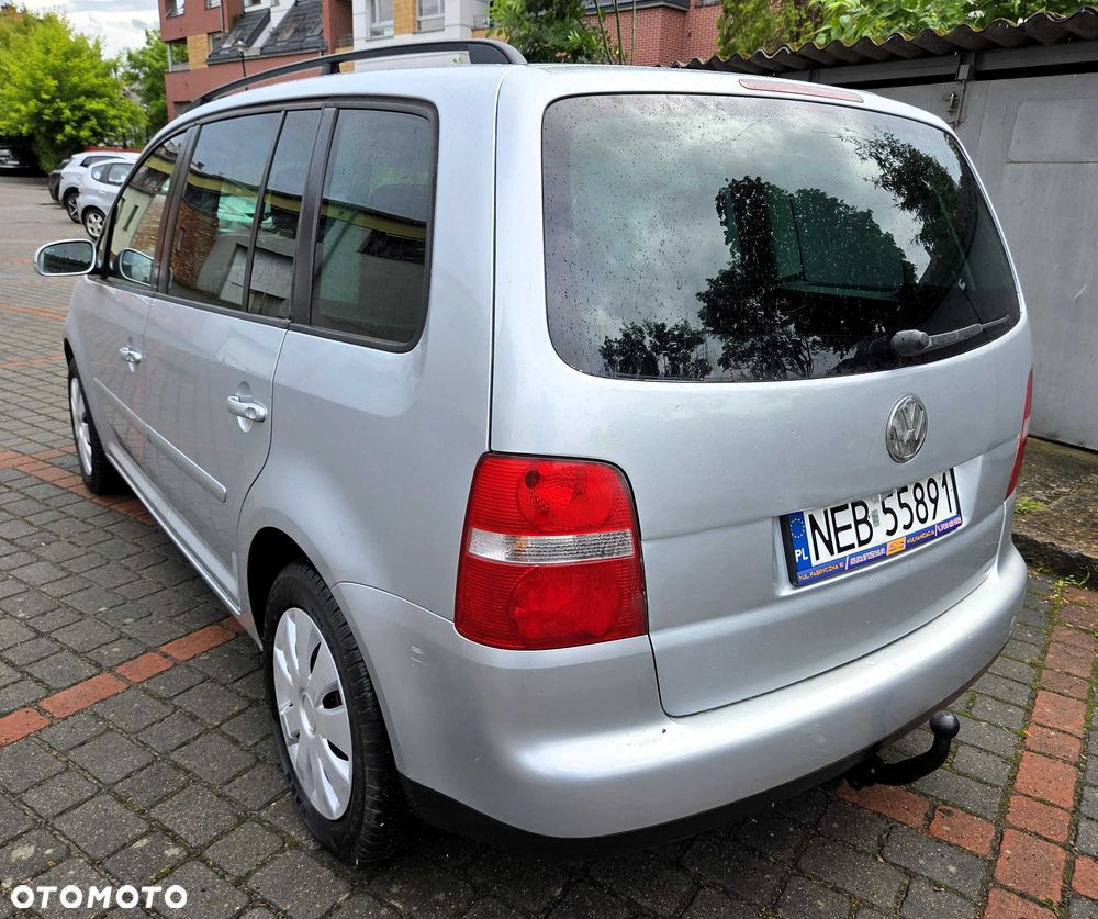 Volkswagen Touran - 6