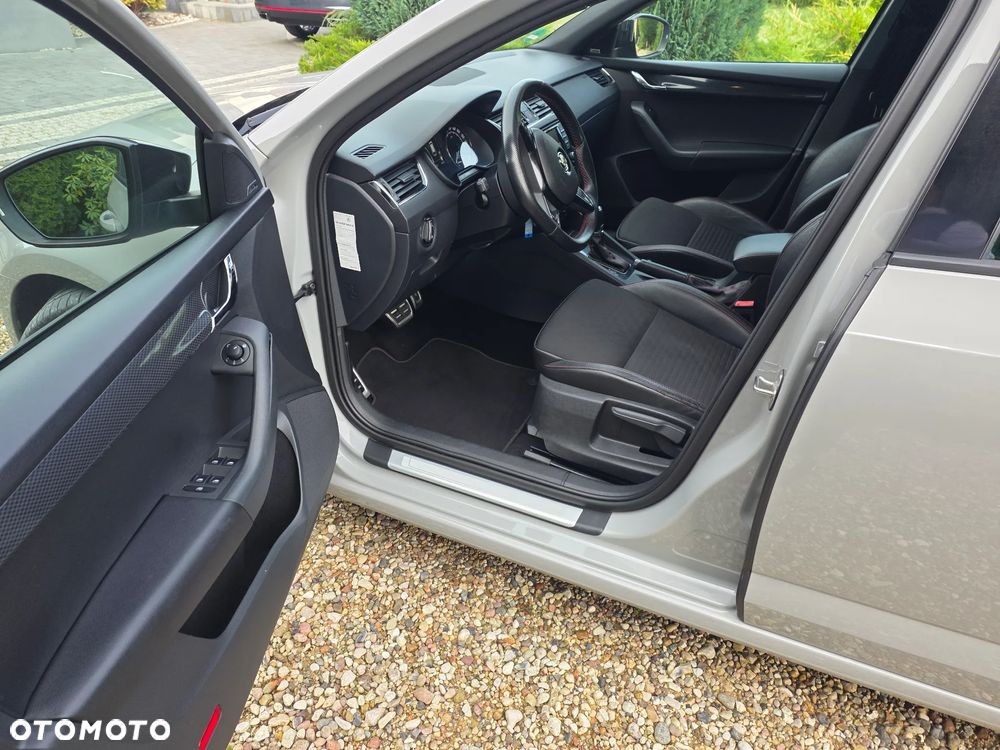 Skoda Octavia ver-combi-2-0-tdi-dsg-rs - 19