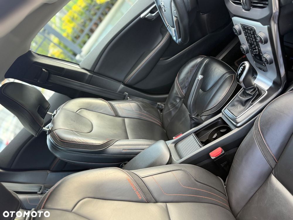 Volvo V40 Cross Country T3 Drive-E Ocean Race - 22