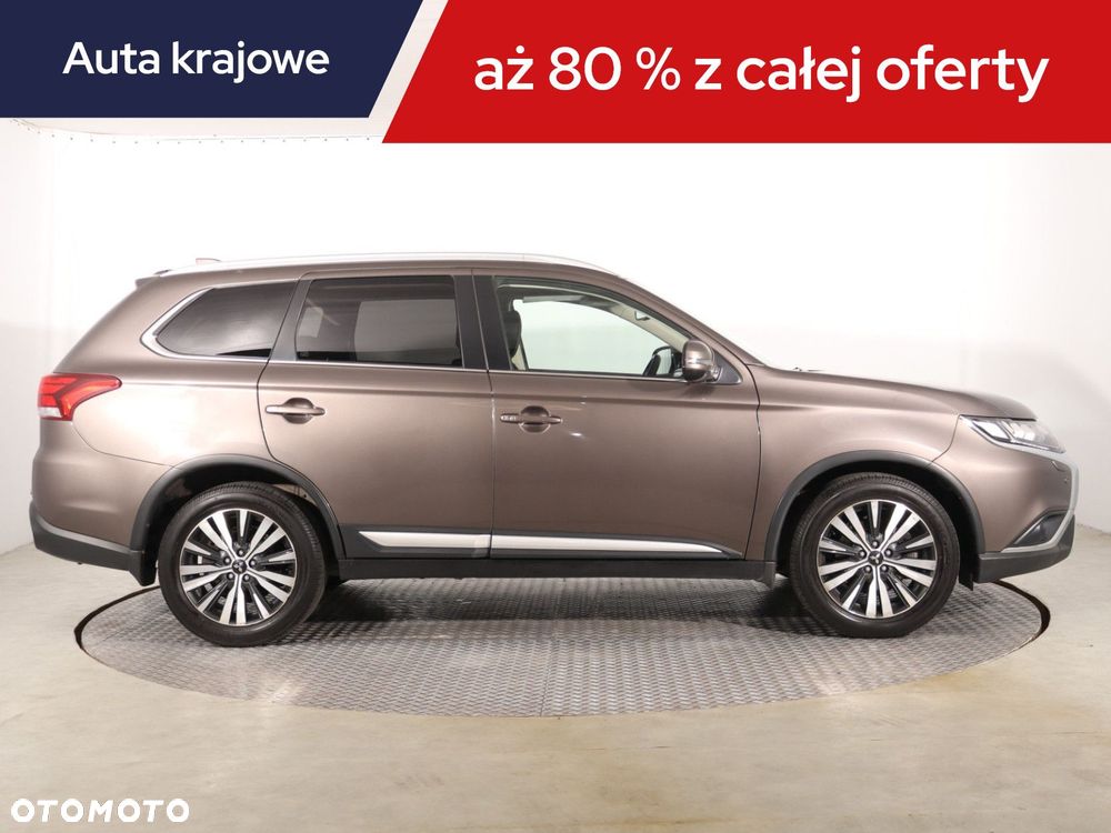 Mitsubishi Outlander - 8