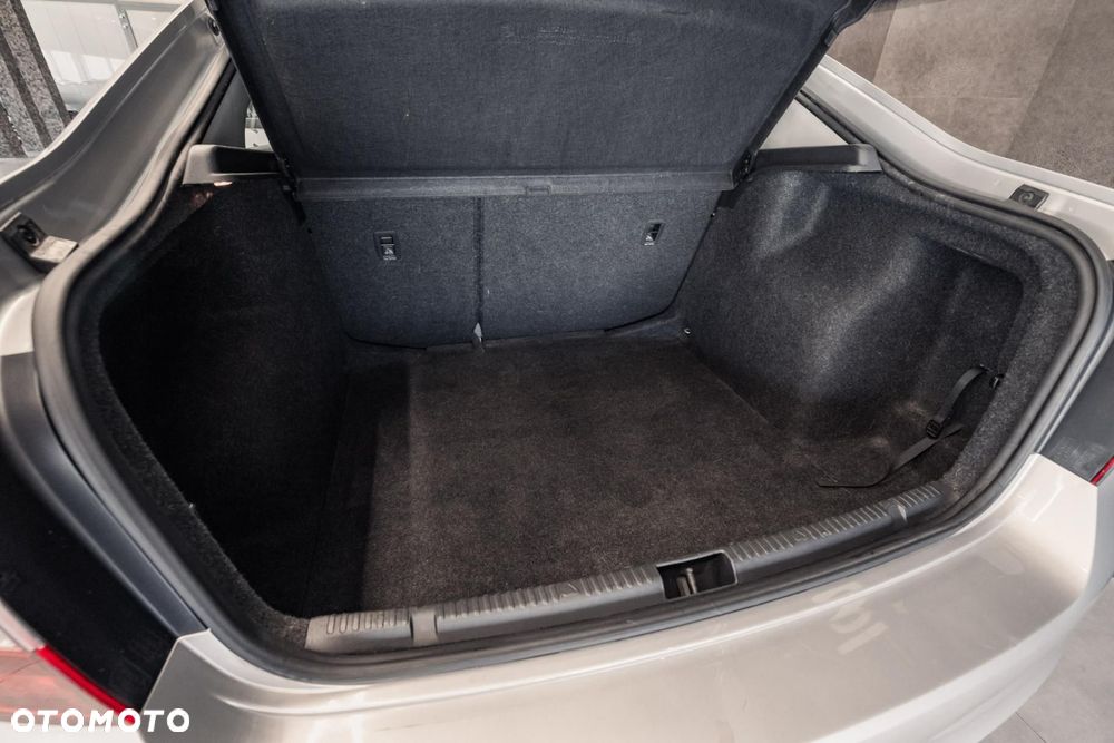 Skoda RAPID 1.0 TSI Ambition - 37