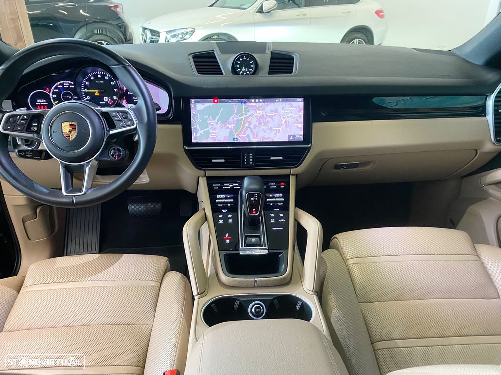 Porsche Cayenne Coupé E-Hybrid - 17