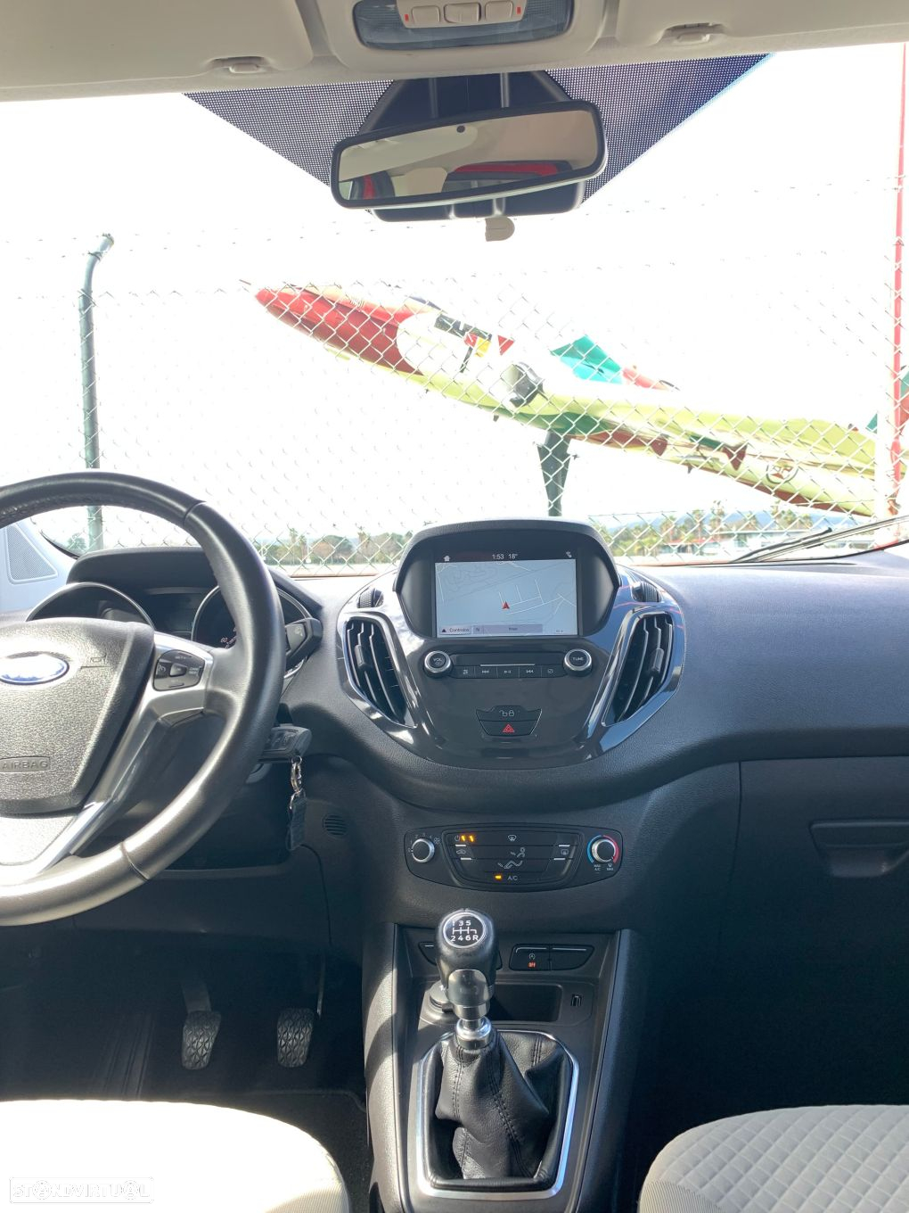 Ford Tourneo Connect 1.0i EcoBoost Titanium - 46