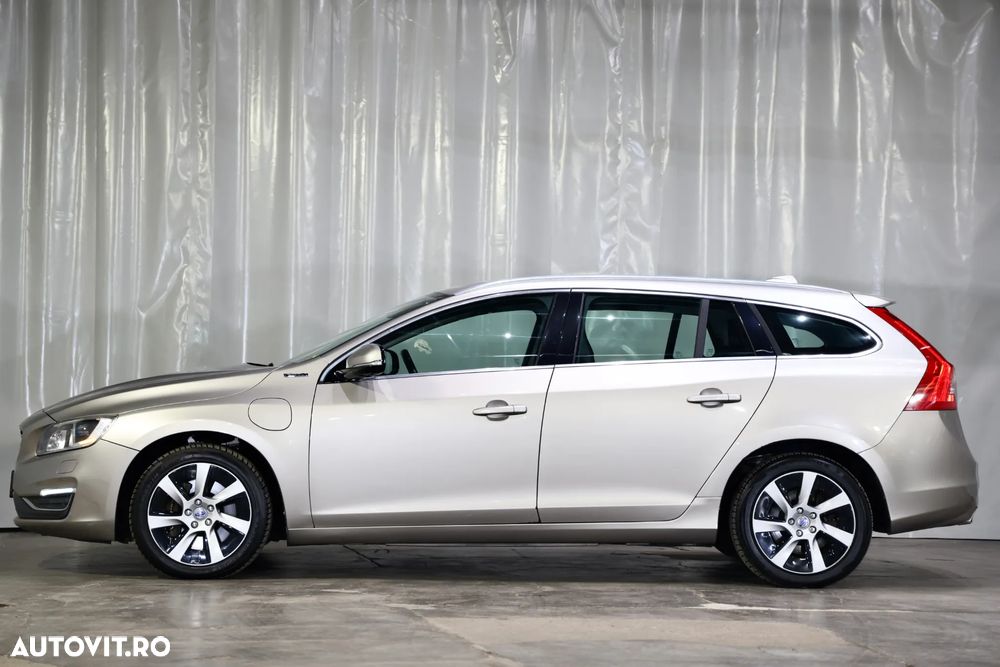 Volvo V60 D6 Plug-In-Hybrid AWD Geartronic Momentum - 39
