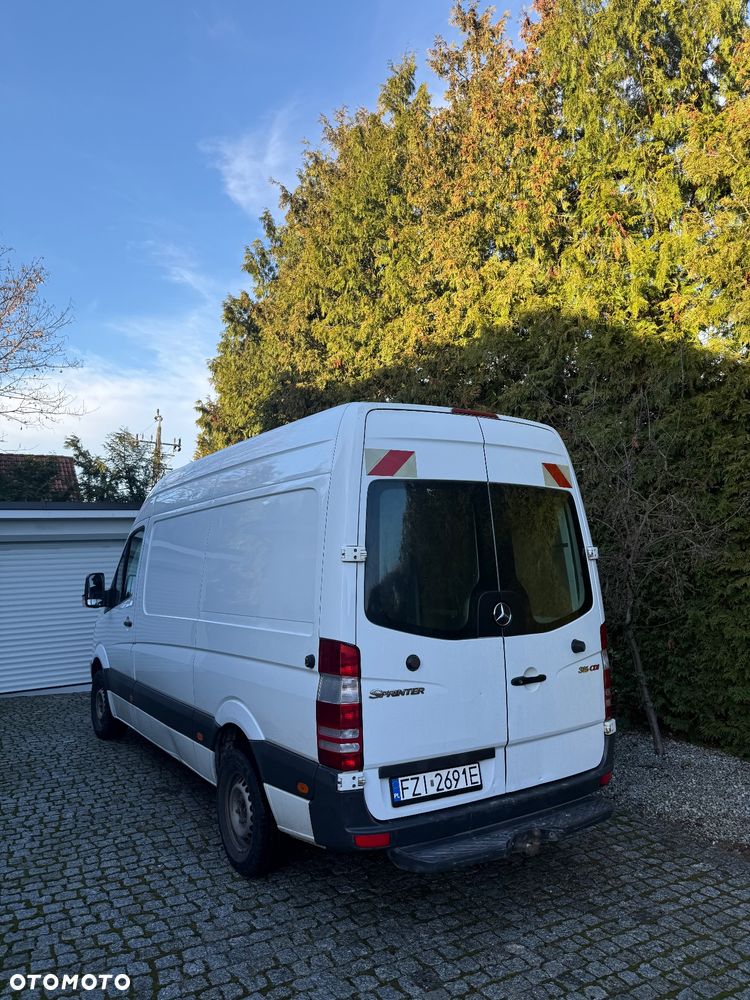 Mercedes-Benz Sprinter - 2