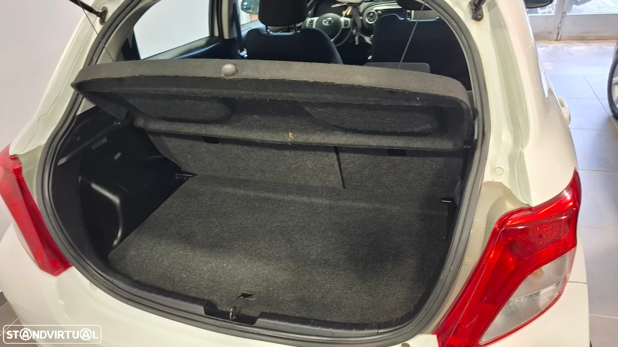 Toyota Yaris 1.4 D-4D Comfort+P.Style - 9