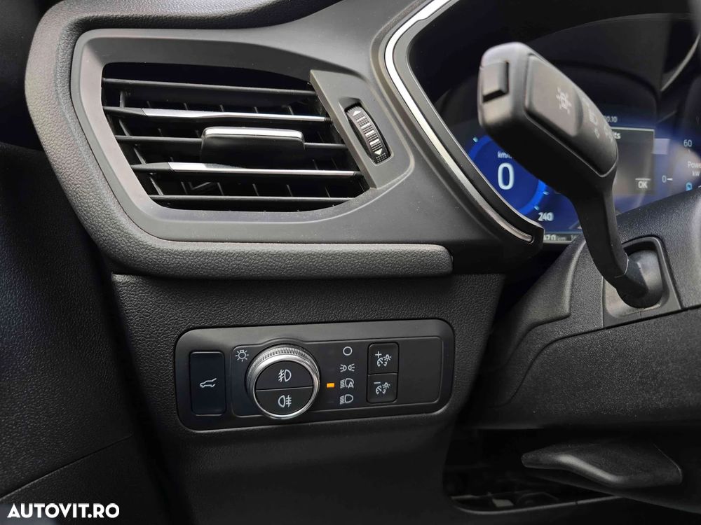 Ford Kuga - 10