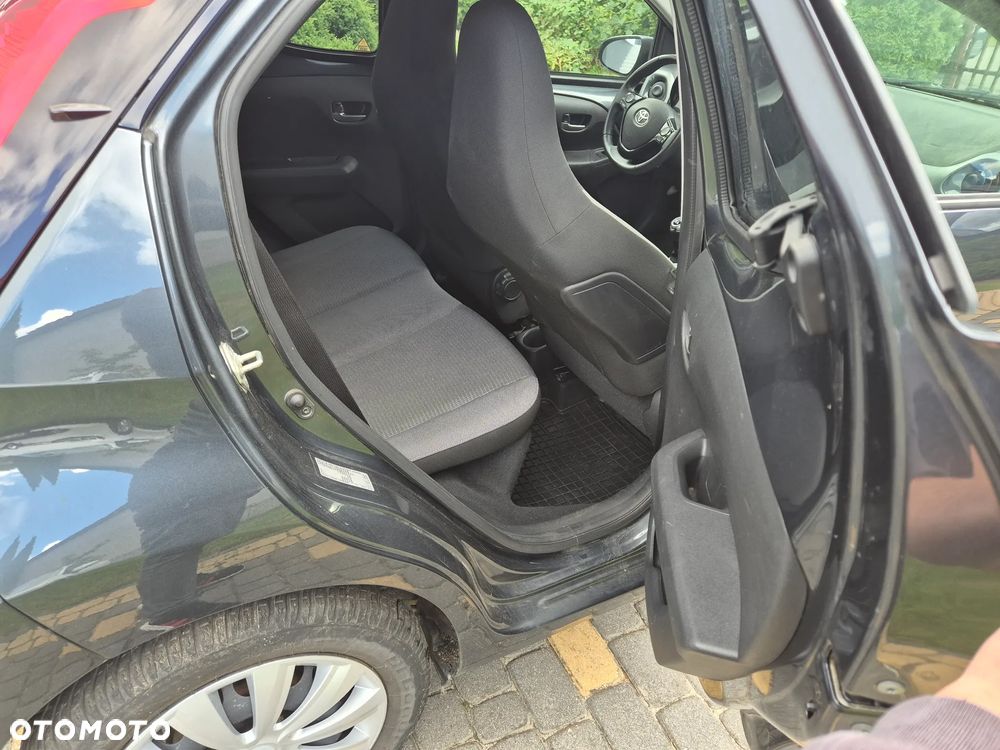 Toyota Aygo x - 10