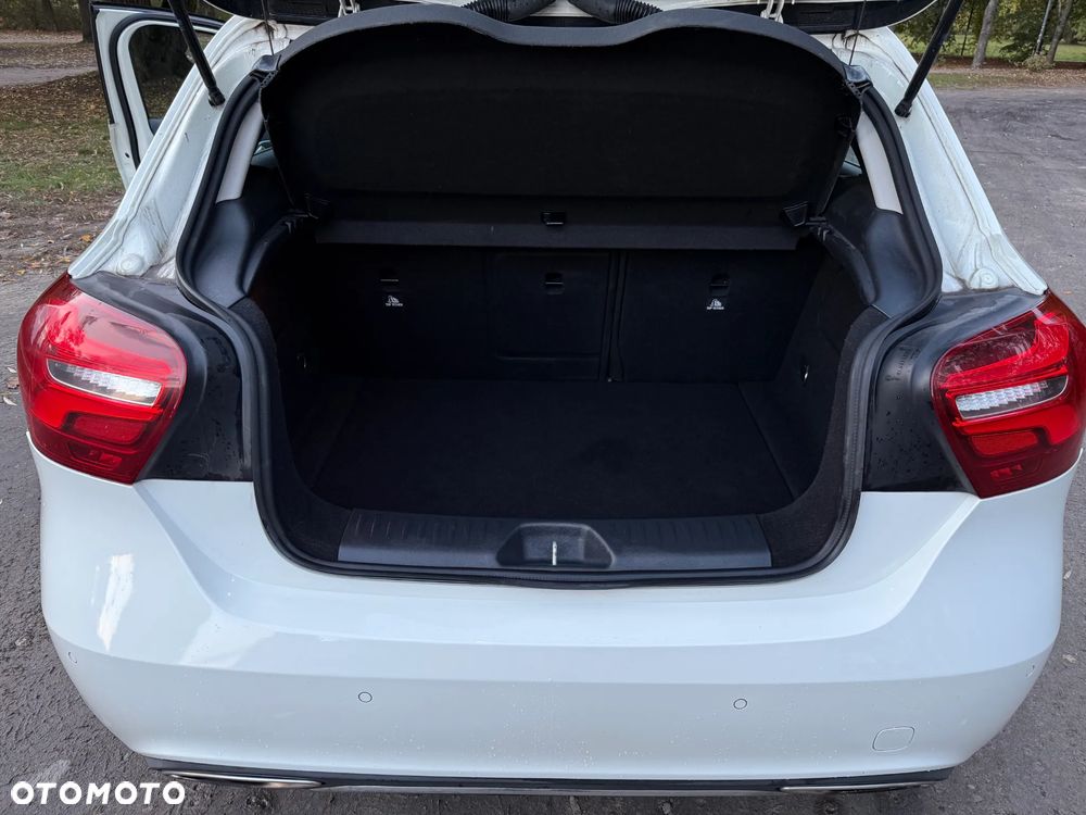 Mercedes-Benz Klasa A 180 7G-DCT AMG Line - 14