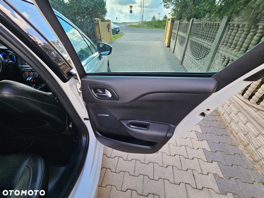 Citroën DS4 Cross 1.6 BlueHDi Be Chic S&S EAT6 - 25