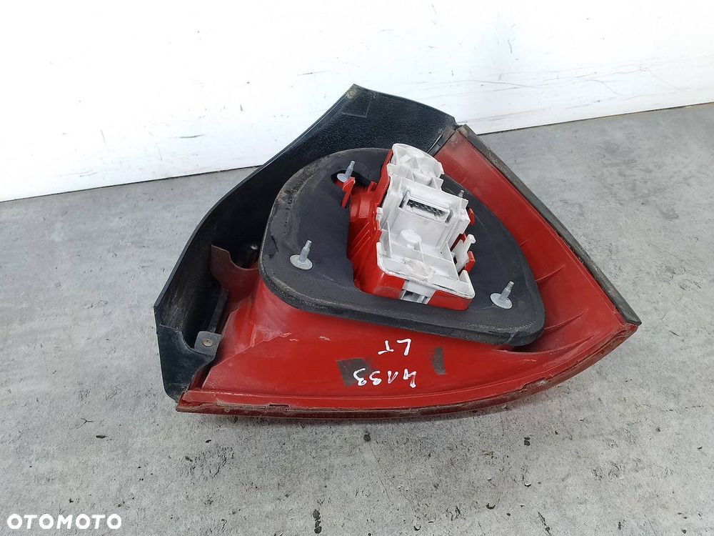 LAMPA TYLNA LEWA AUDI A3 8L HATCHBACK - 2