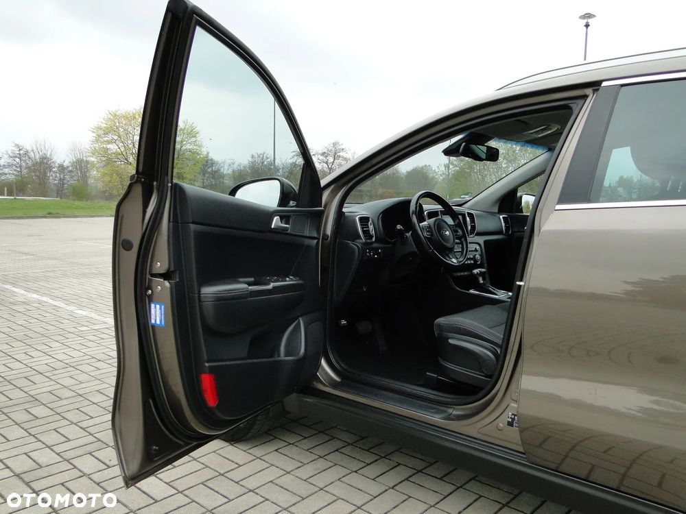 Kia Sportage 2,0 CRDI AWD Platinum - 11