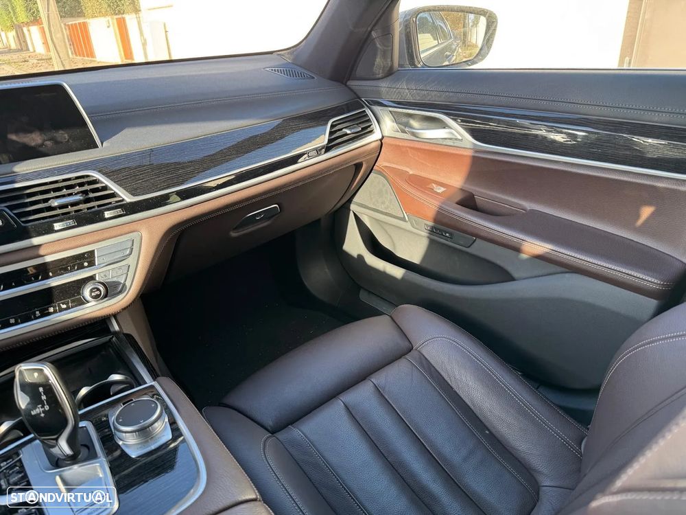BMW 740 d xDrive Pack M Auto - 3