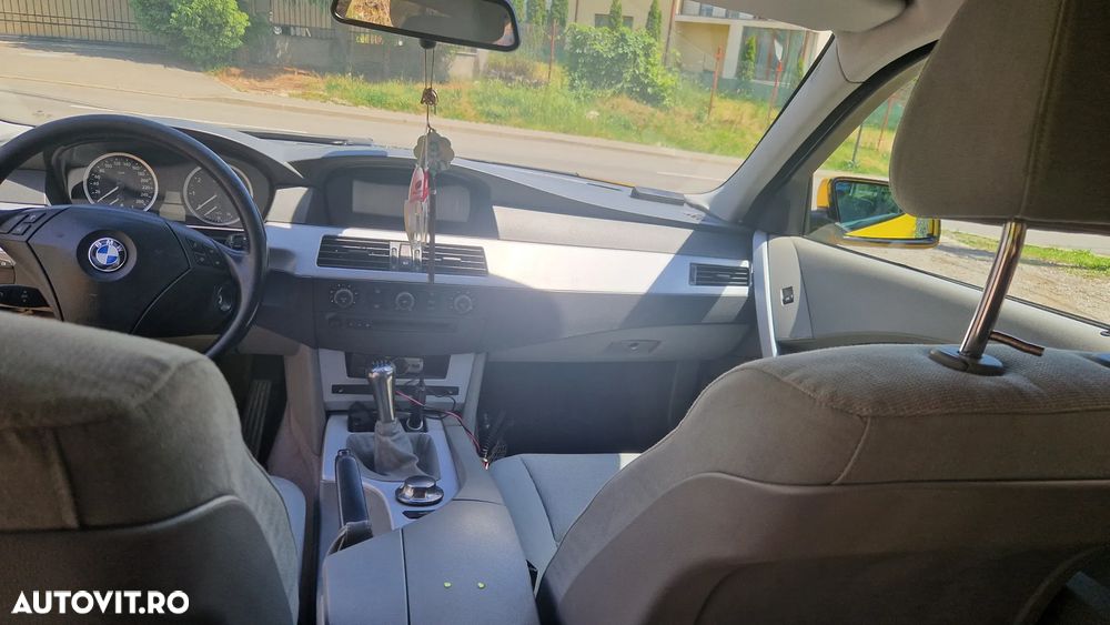 BMW Seria 5 520i - 12
