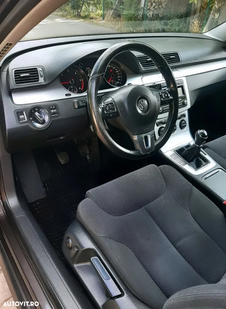 Volkswagen Passat 2.0 TDI DPF BlueMotion Technology Sportline - 6