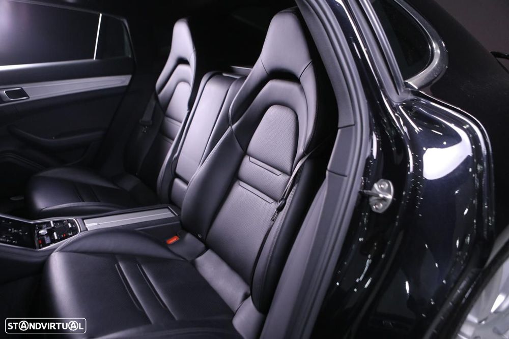 Porsche Panamera 4 S - 42