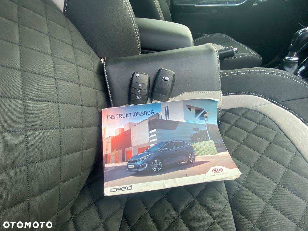 Kia Ceed 1.6 CRDi GT Line - 33