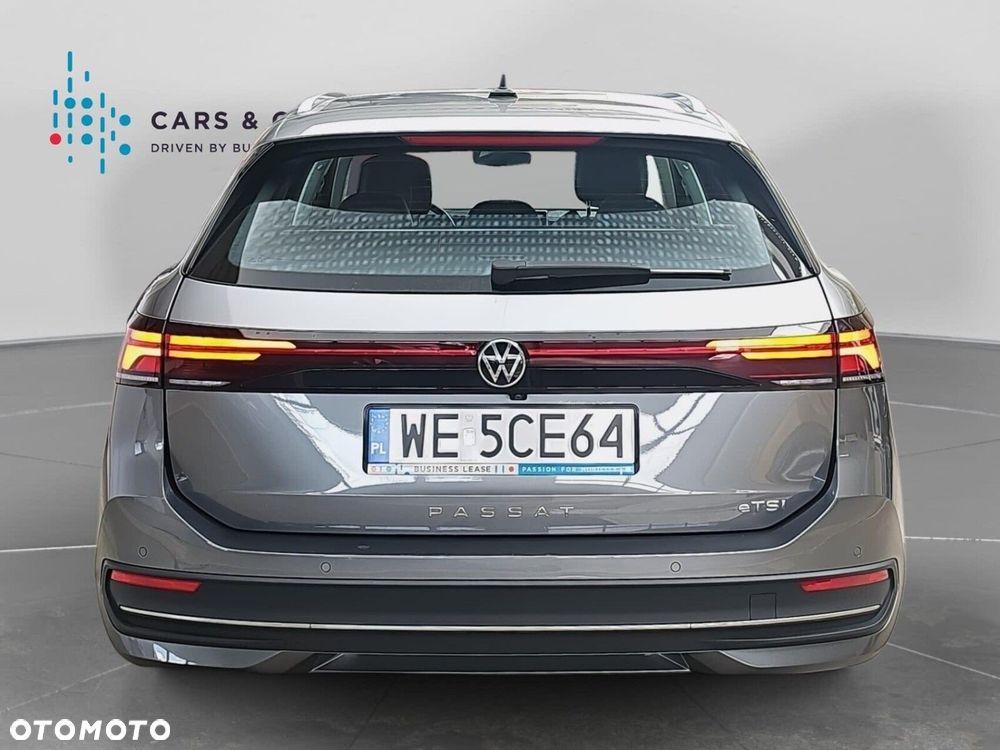 Volkswagen Passat - 22