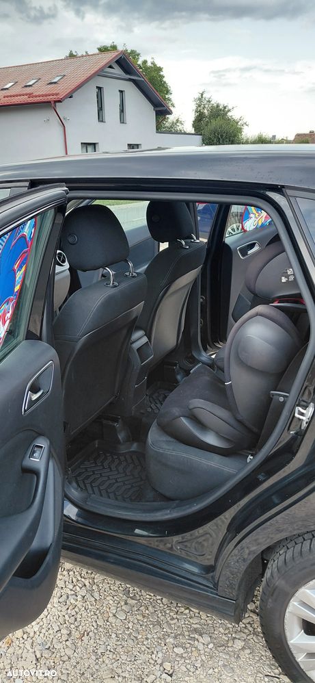 Mercedes-Benz B 180 - 13