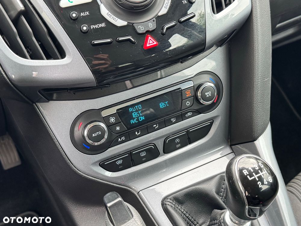 Ford Focus 1.6 EcoBoost Titanium - 27