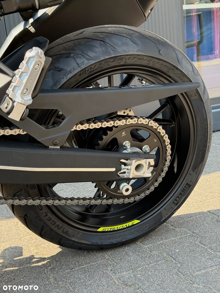 Benelli Inny - 12