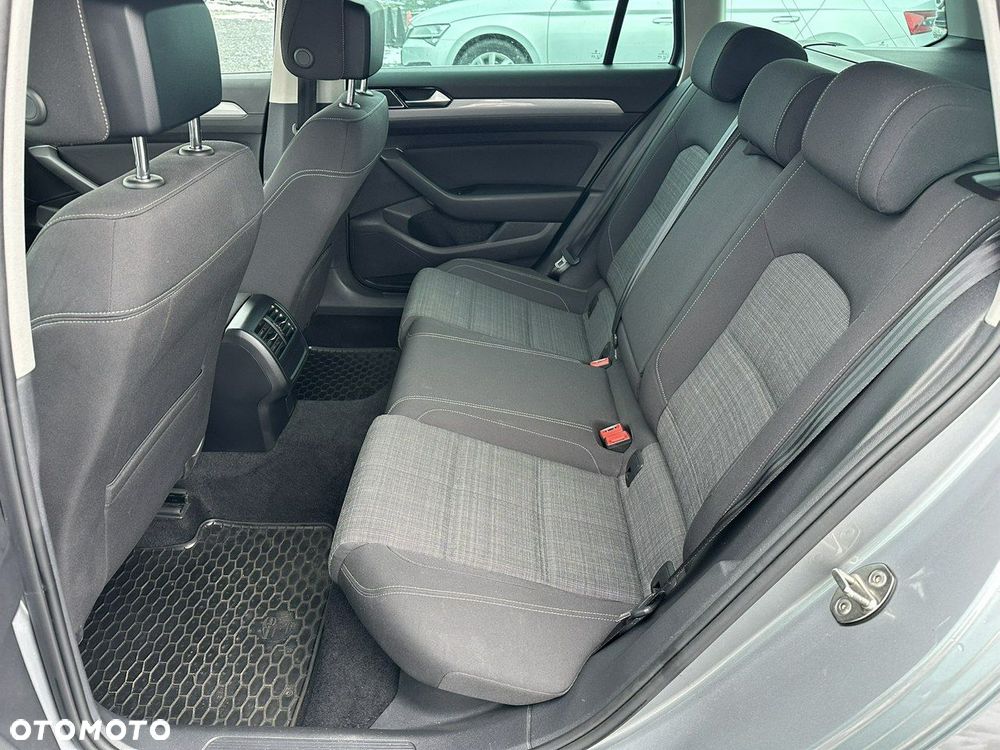 Volkswagen Passat Variant - 14