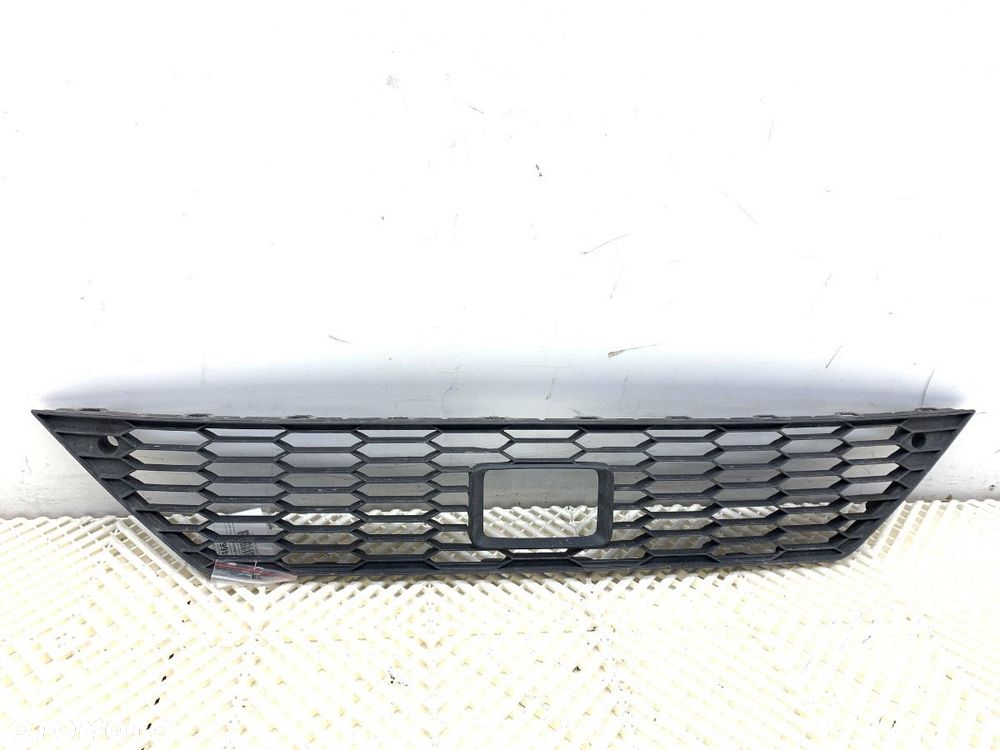 KRATKA ZDERZAKA PRZÓD ŚRODKOWA LIFT  SEAT LEON (5F1) 2012 - 2022 1.8 TSI 132 kW [180 KM] benzyna - 1