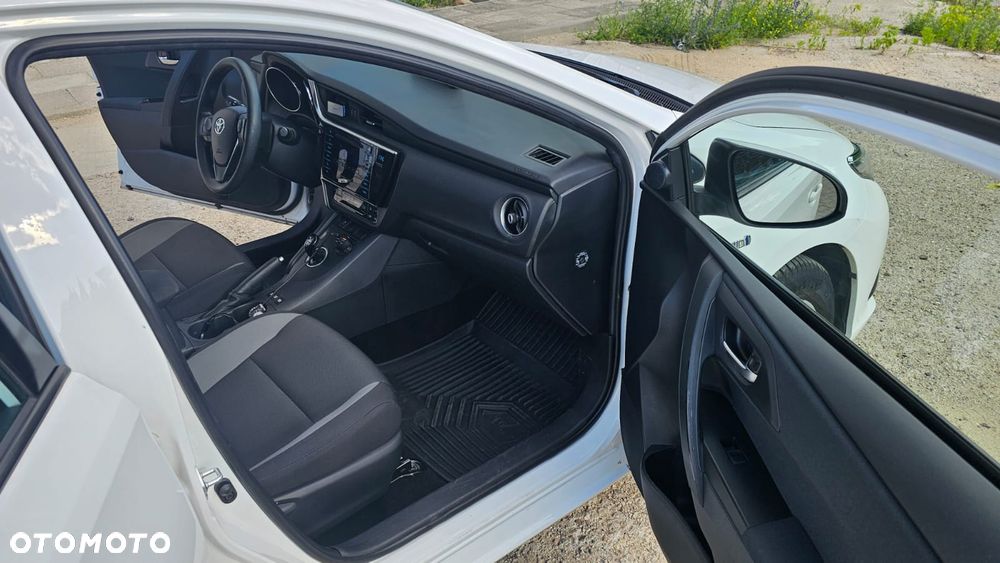 Toyota Auris Hybrid 135 Active - 12